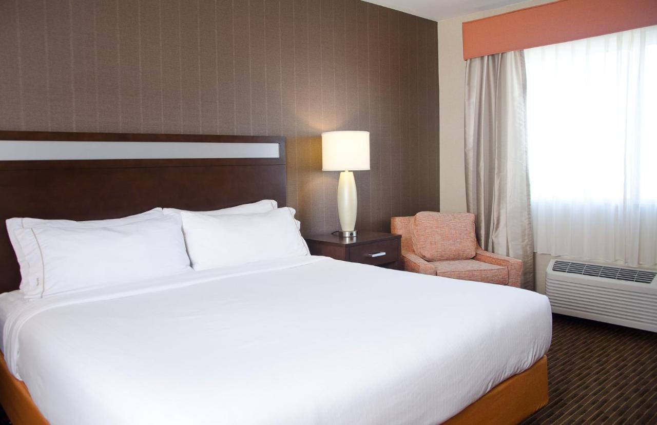Holiday Inn Express Hotel & Suites Watertown - Thousand Islands By Ihg Luaran gambar