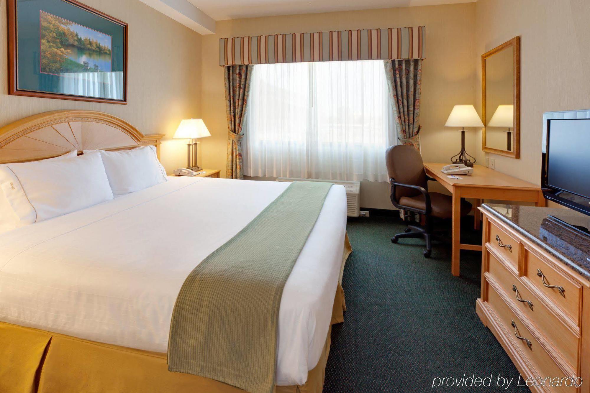 Holiday Inn Express Hotel & Suites Watertown - Thousand Islands By Ihg Bilik gambar