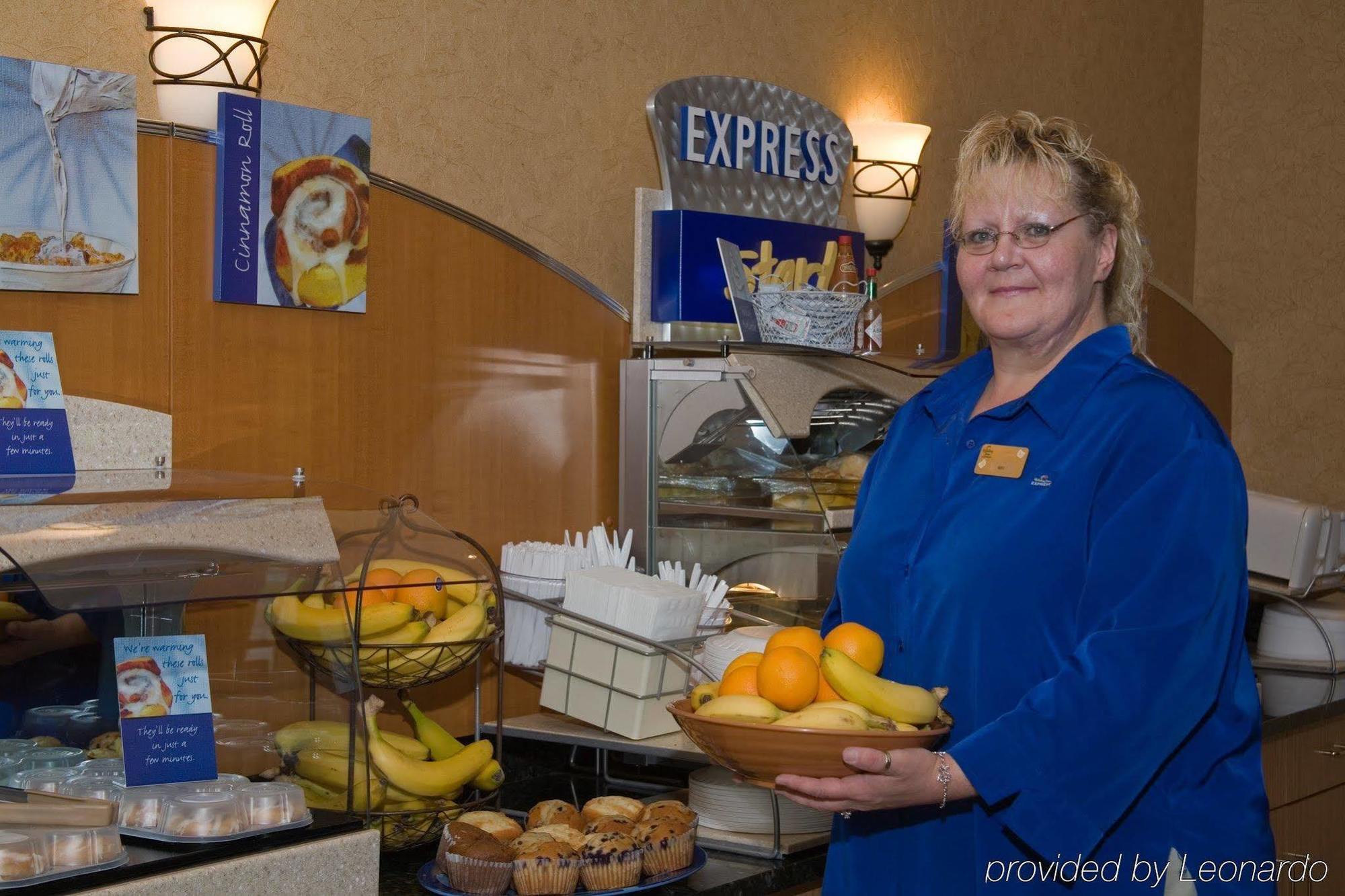 Holiday Inn Express Hotel & Suites Watertown - Thousand Islands By Ihg Luaran gambar